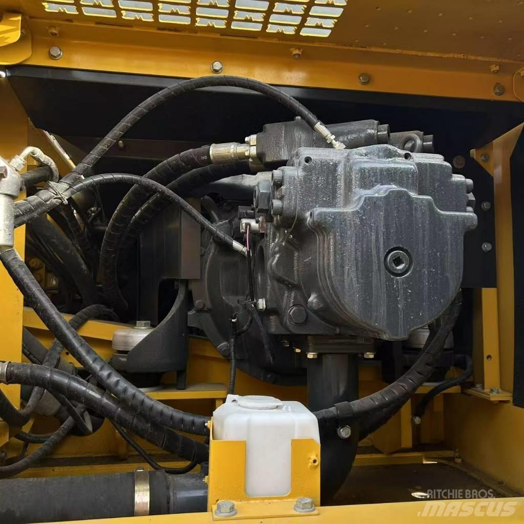Komatsu 450 Bageri gusjeničari