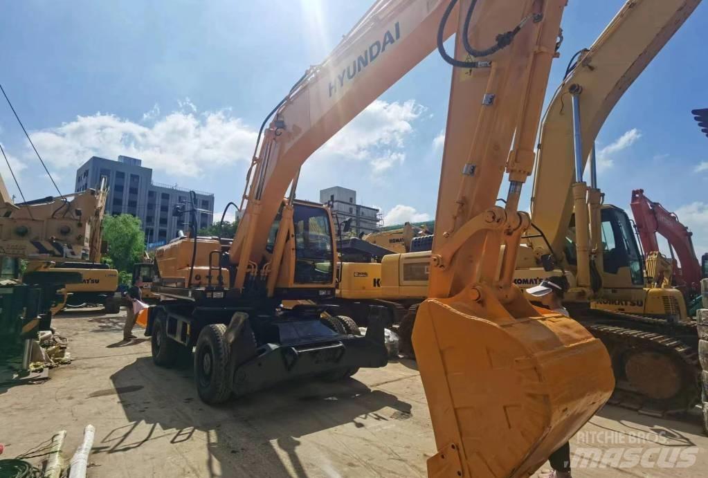 Hyundai R210W-9 Bageri na kotačima