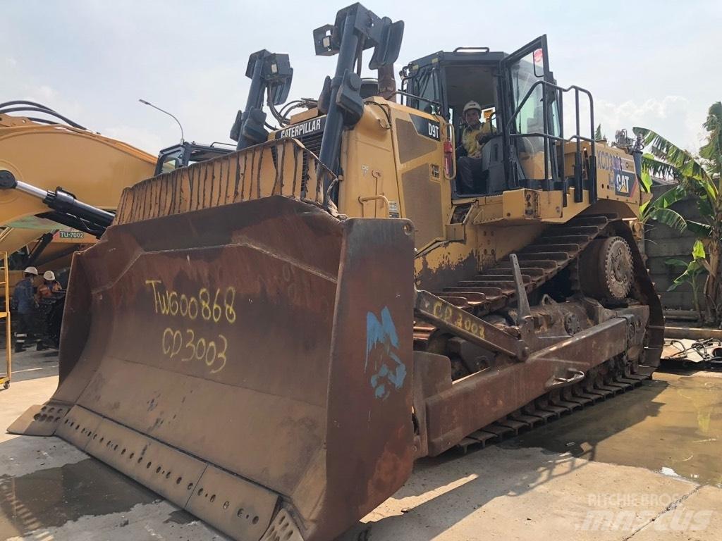 CAT D9T Buldožeri gusjeničari