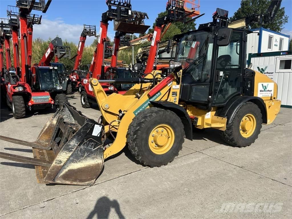 CAT 906 (9145) Višenamjenski utovarivači