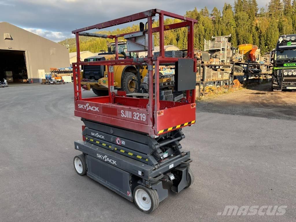 SkyJack SJ III 3219 Škaraste platforme