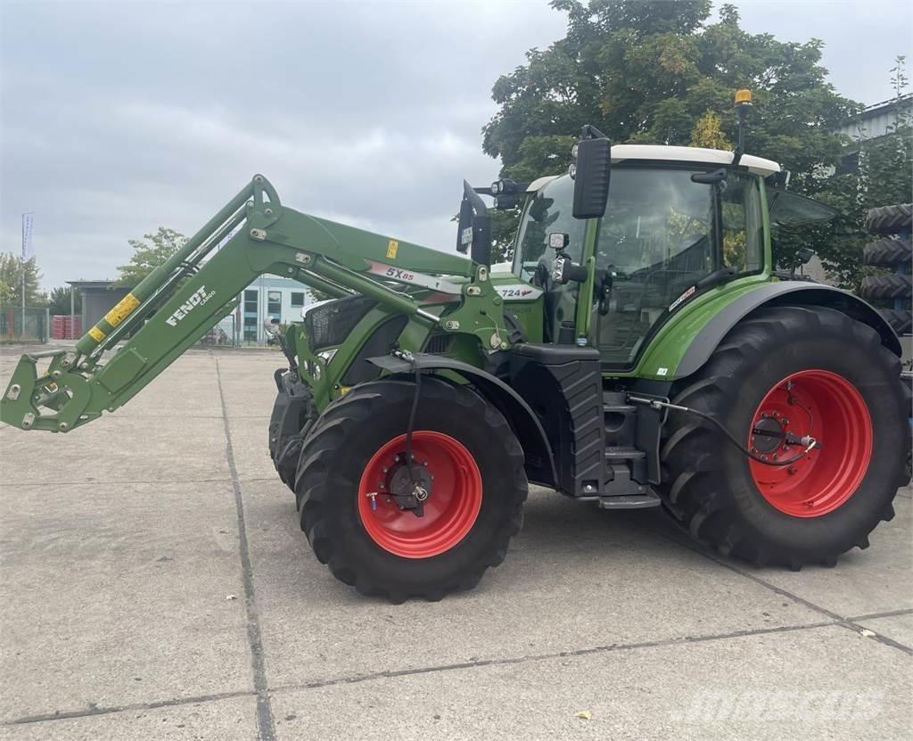 Fendt 724 Vario Traktori