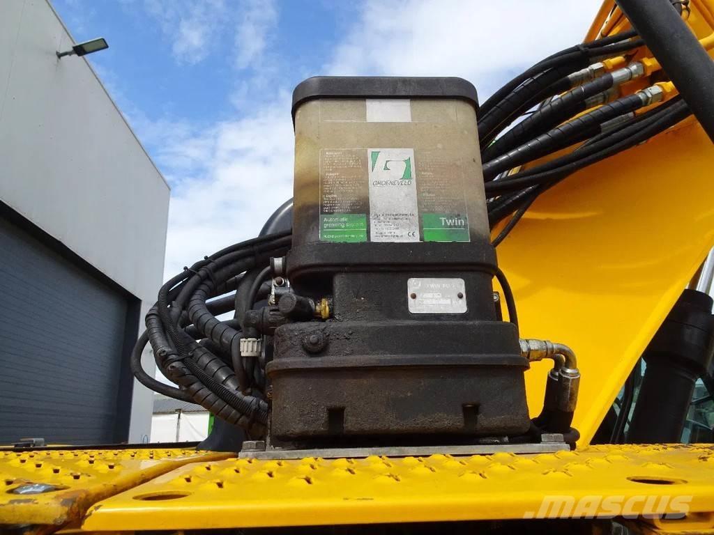 JCB JZ140 Bageri gusjeničari