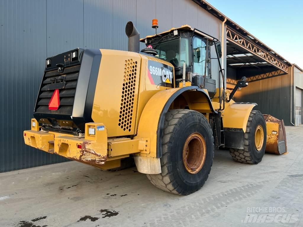 CAT 966M Utovarivači na kotačima