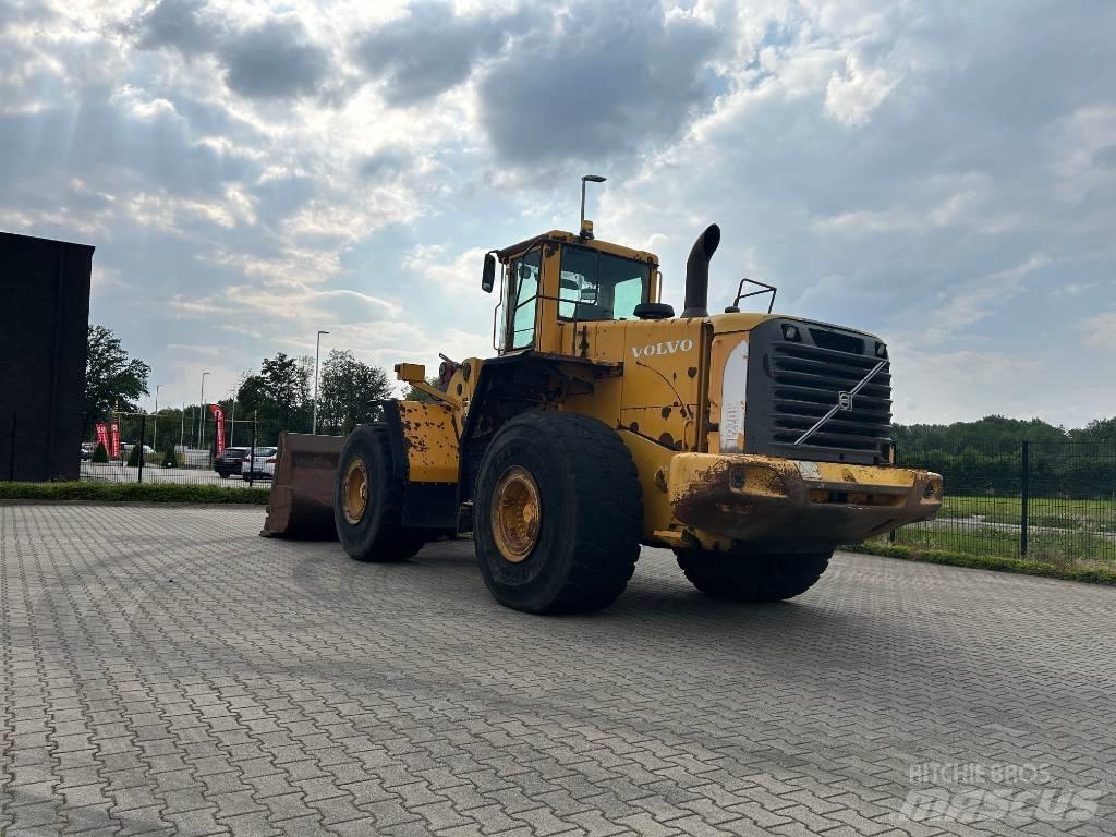 Volvo L 220 E Utovarivači na kotačima