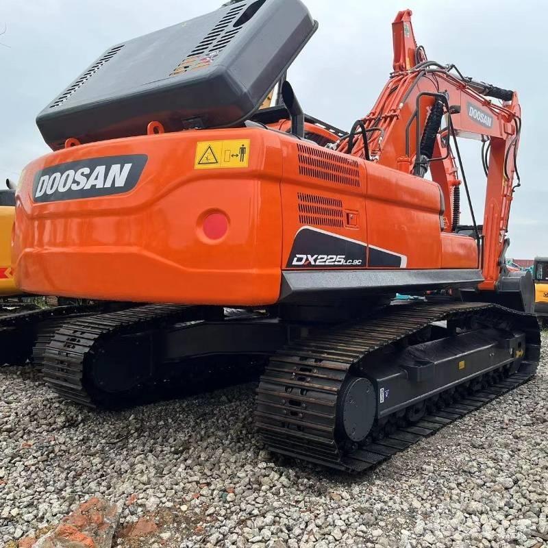 Doosan DX 225 Bageri gusjeničari