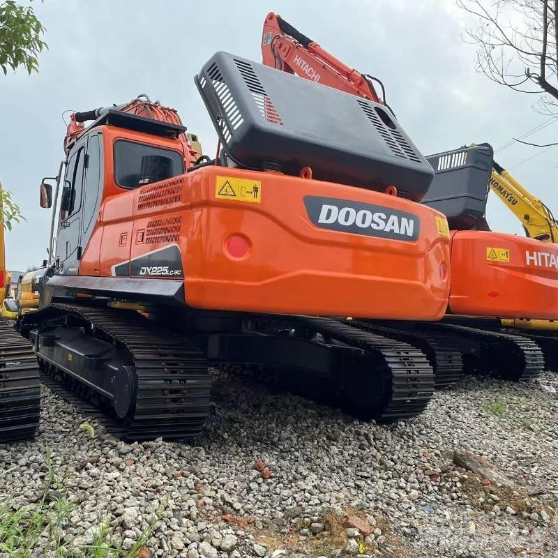 Doosan DX 225 Bageri gusjeničari