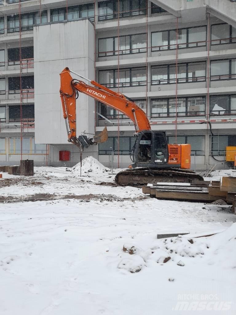  ICE Hitachi 328 B Strojevi za zabijanje stupova