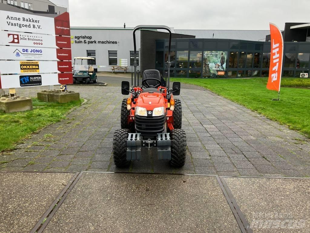 Kubota B1-240 Traktori