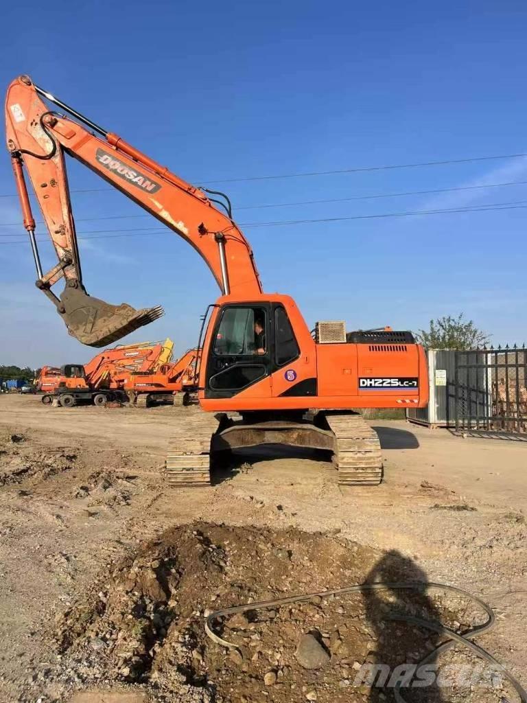Doosan DH 225 LC-9 Bageri gusjeničari