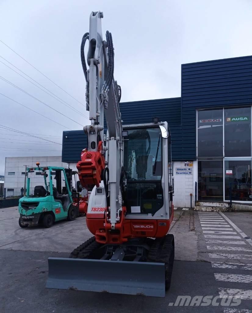 Takeuchi TB 230 Mini bageri <7t