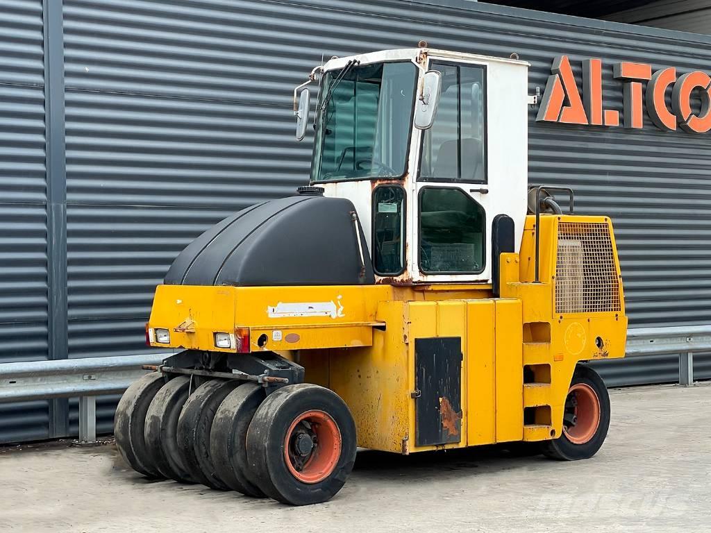 Dynapac CP 142 Gumeni valjci na kotačima