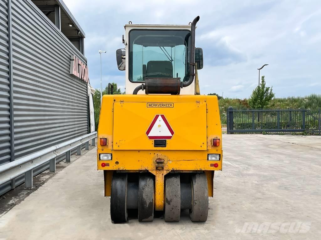 Dynapac CP 142 Gumeni valjci na kotačima