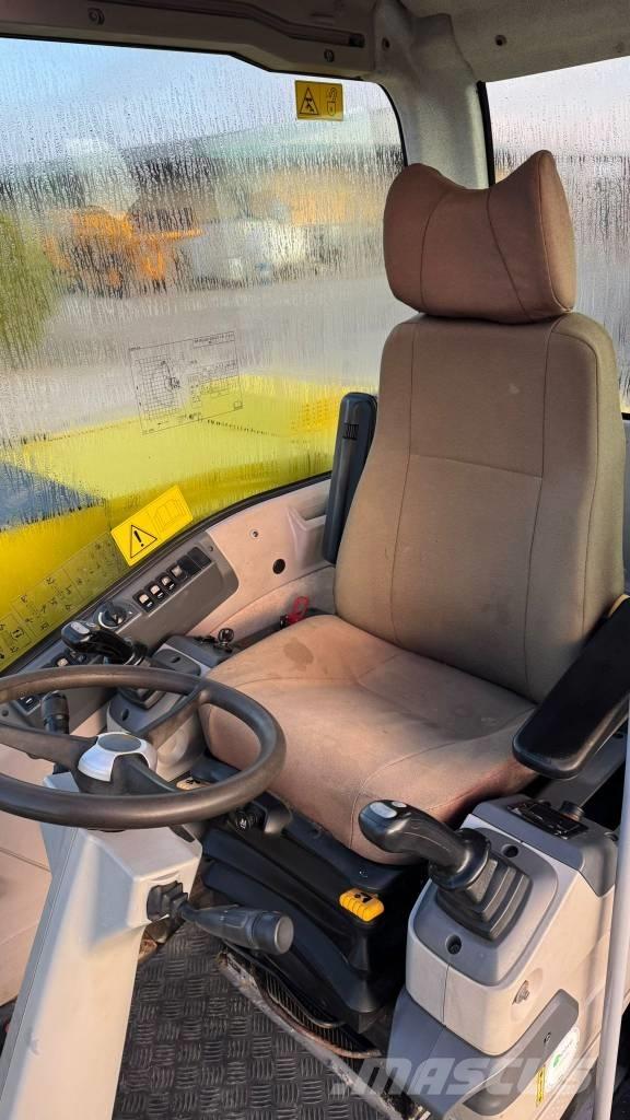 New Holland MH 2.6 Bageri na kotačima