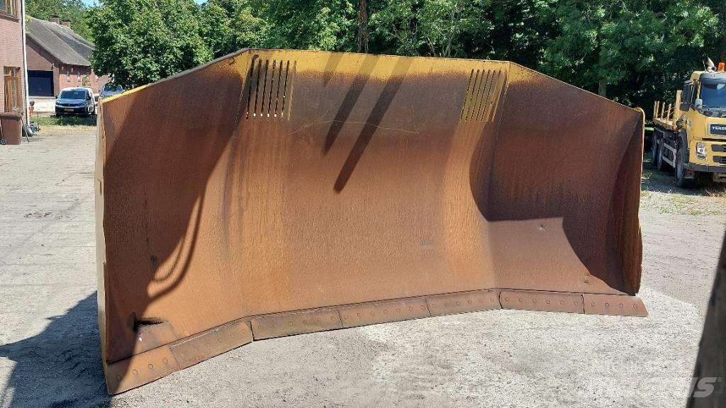 CAT D9T Buldožeri gusjeničari