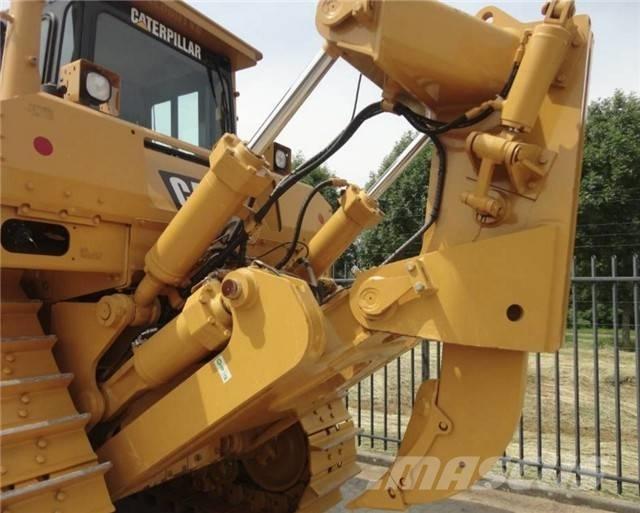 CAT D 8 R Buldožeri gusjeničari