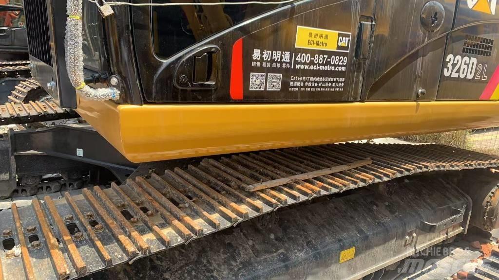 CAT 326 Bageri gusjeničari