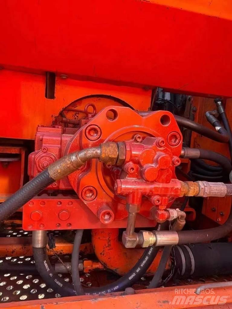 Doosan DH 300 LC-7 Bageri gusjeničari