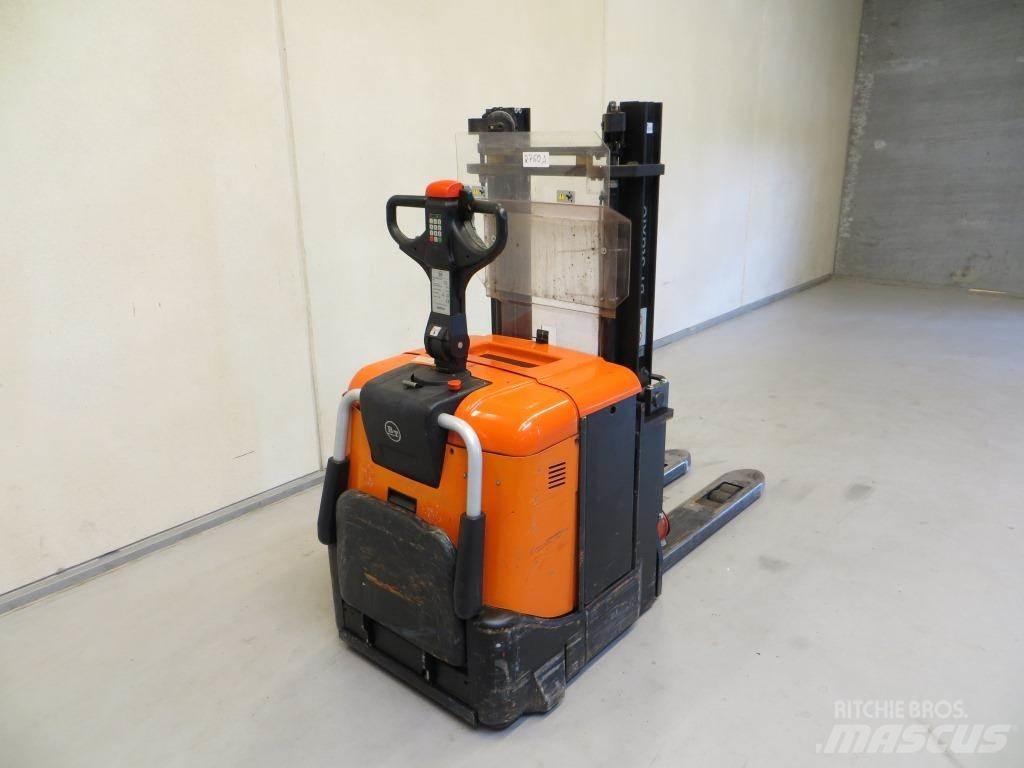 BT SPE125 Samopogonski ručni viličari