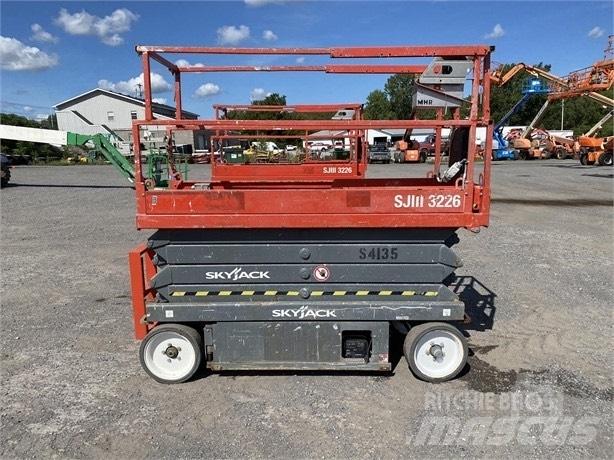 SkyJack SJ III 3226 Škaraste platforme