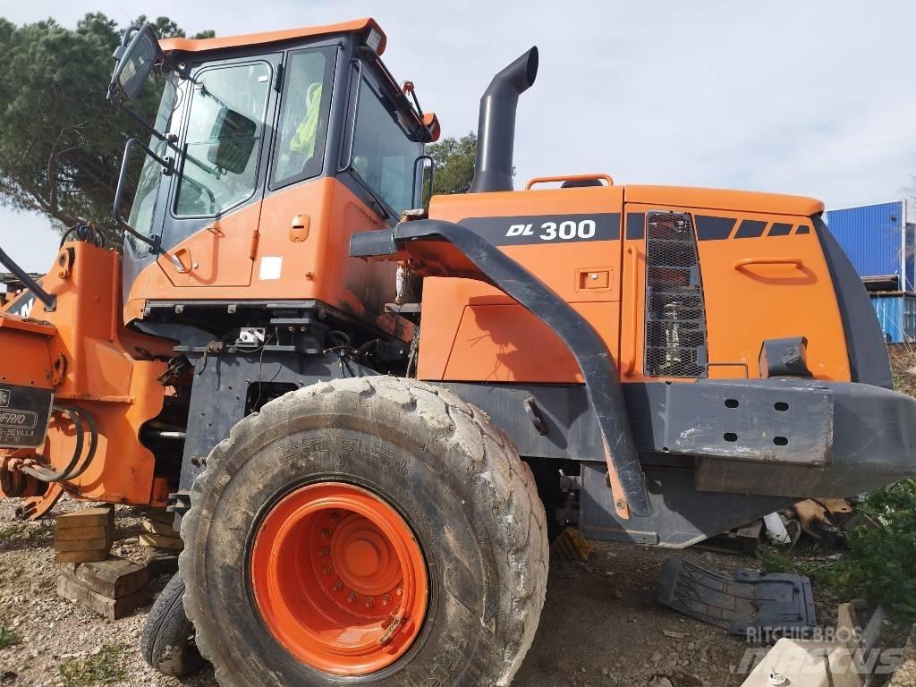 Doosan DL 300-3 Utovarivači na kotačima