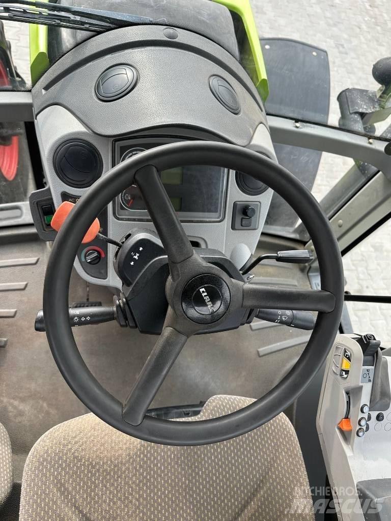 CLAAS Axion 810 Traktori