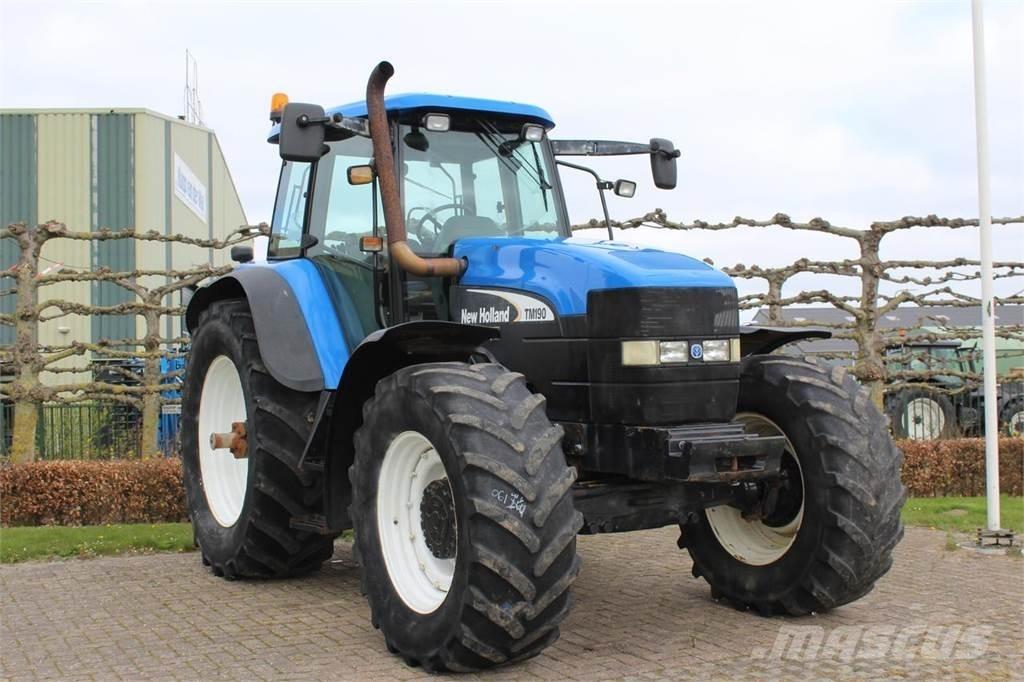 New Holland TM190 Traktori