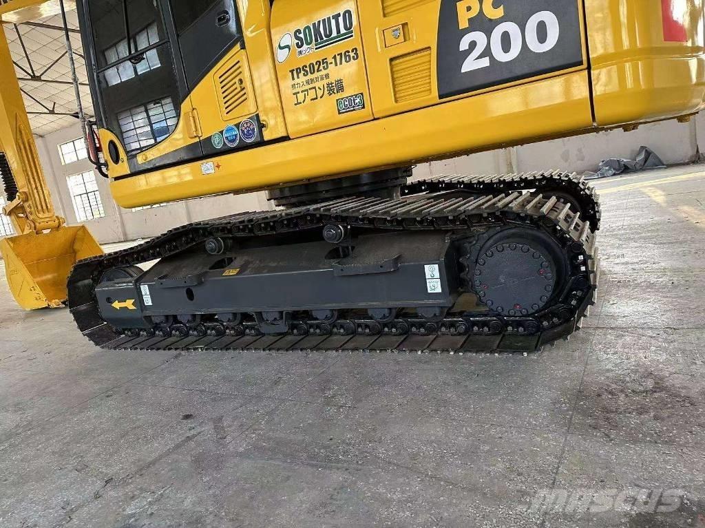 Komatsu PC 200-8 Bageri gusjeničari