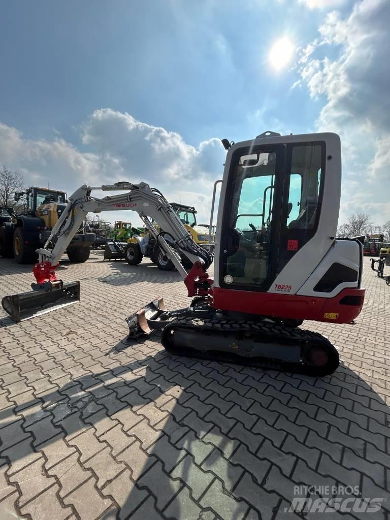 Takeuchi TB 225 Mini bageri <7t