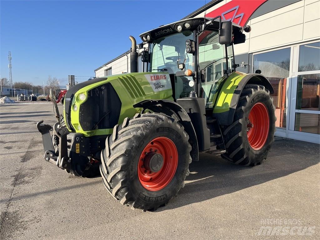 CLAAS Arion 640 Traktori