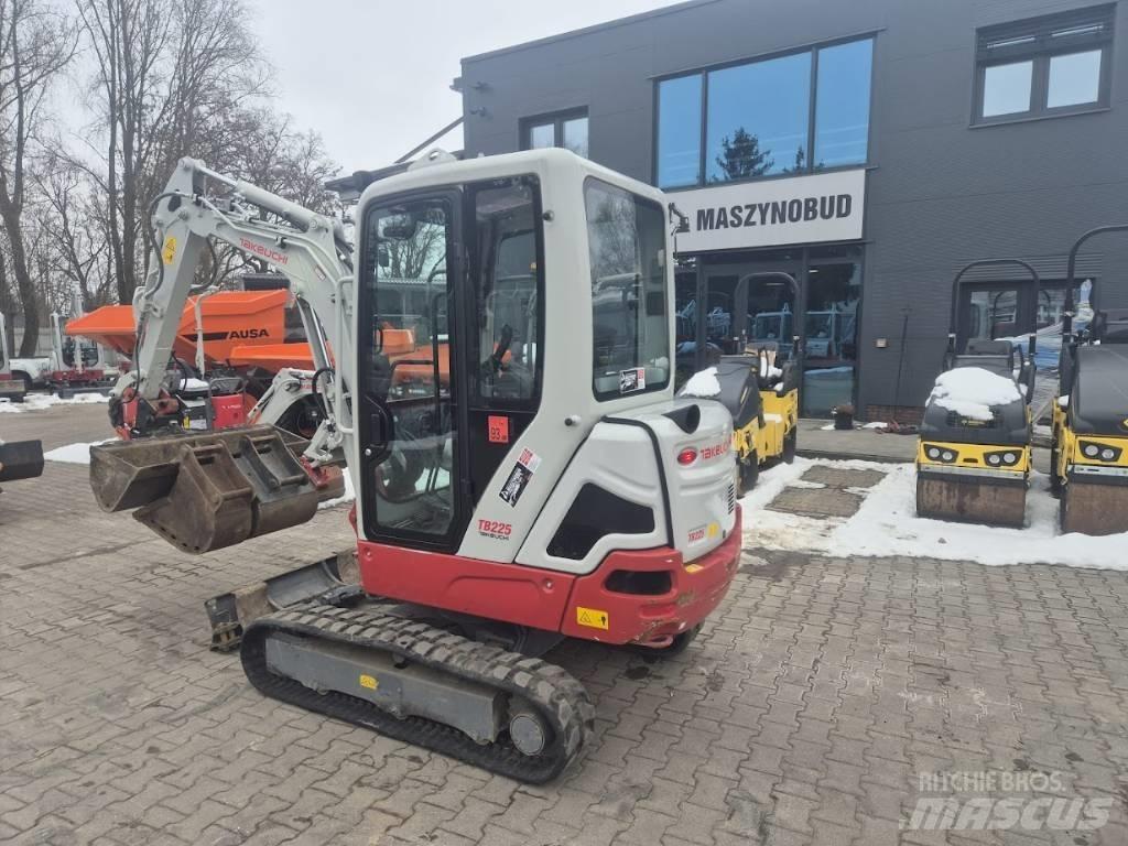 Takeuchi TB 225 Mini bageri <7t