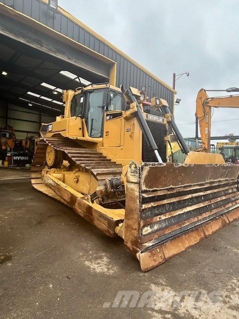 CAT D 6 T LGP Buldožeri gusjeničari