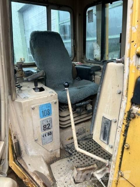 CAT D 5 H LGP II Buldožeri gusjeničari