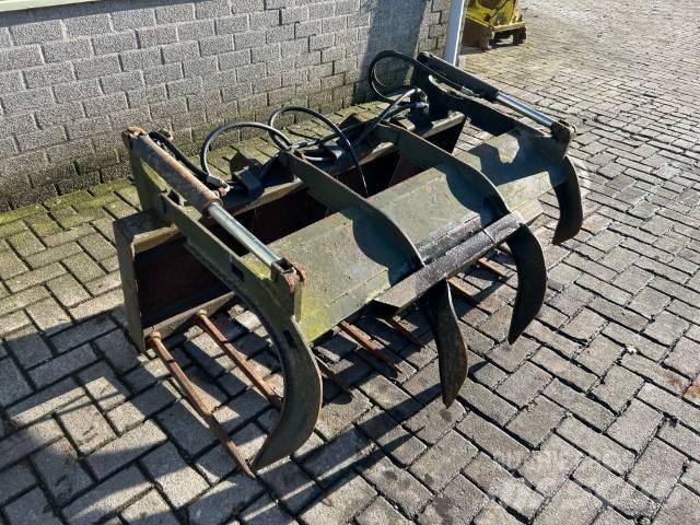 JCB Pelikan bak Kašike / Korpe