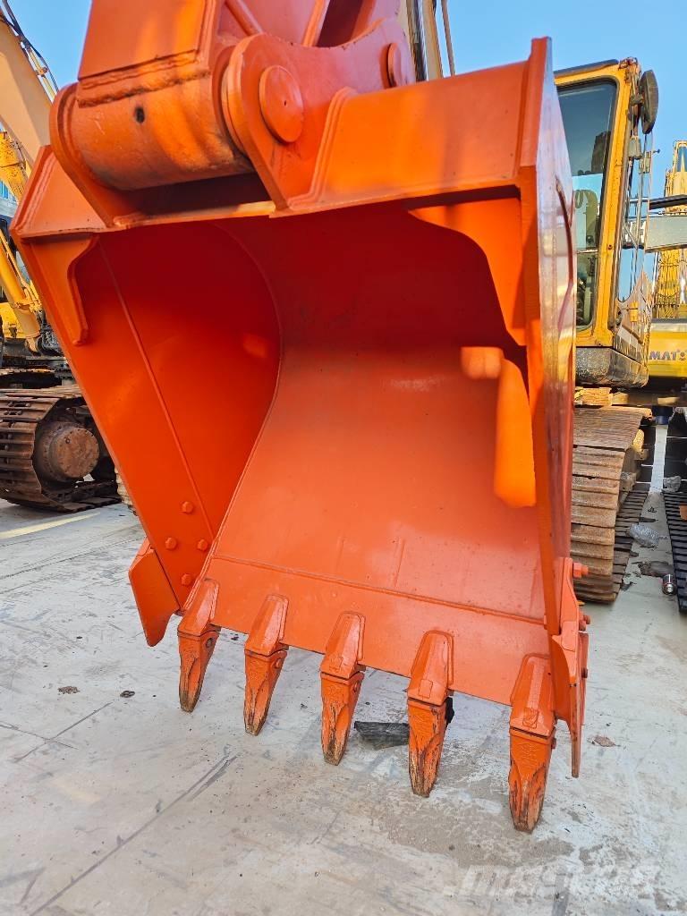 Hitachi ZX 210 Bageri gusjeničari