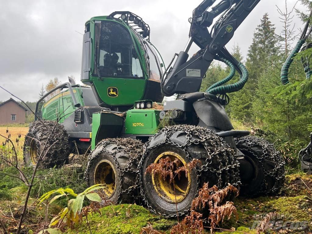 John Deere 1070G Harversteri