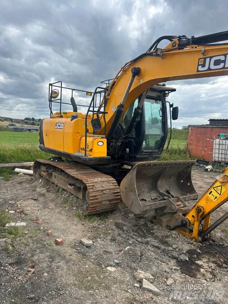 JCB JS 130 LC Bageri gusjeničari