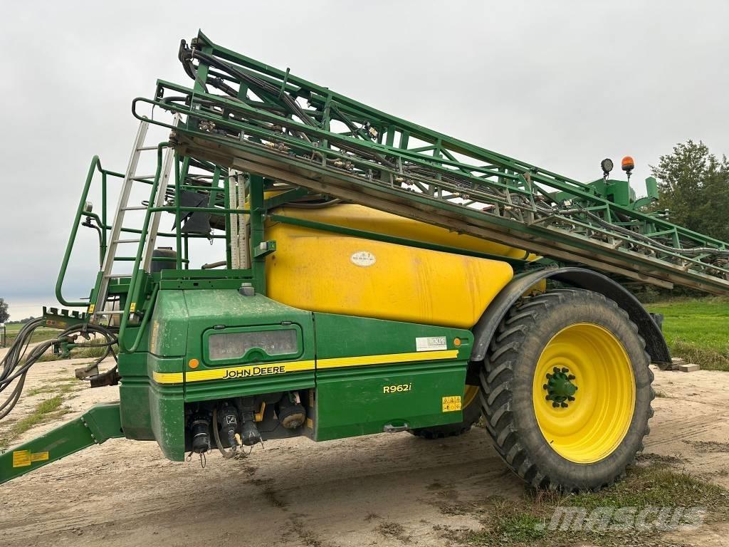 John Deere R 962 i Vučene prskalice