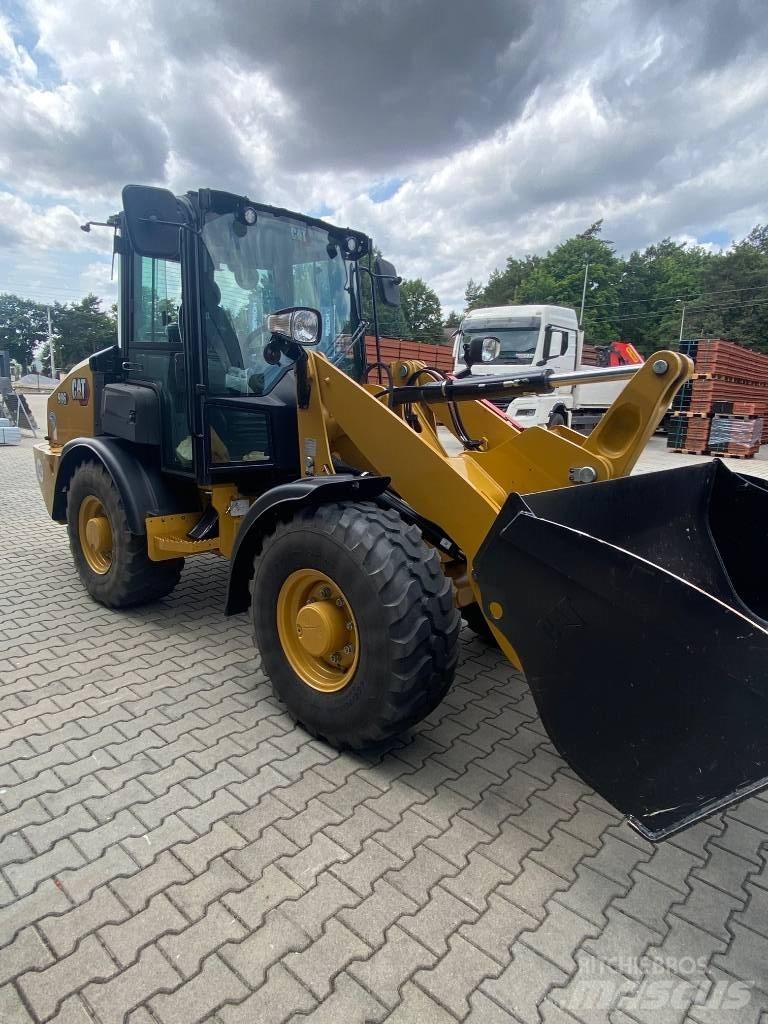 CAT 906 Utovarivači na kotačima
