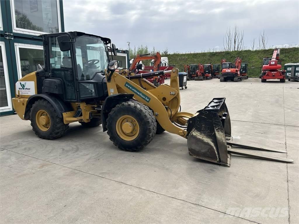 CAT 906M (8758) Višenamjenski utovarivači
