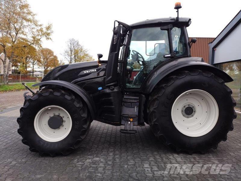 Valtra T235 Versu Traktori