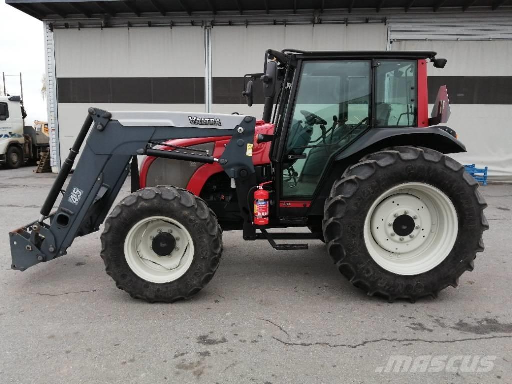 Valtra A 95 Traktori