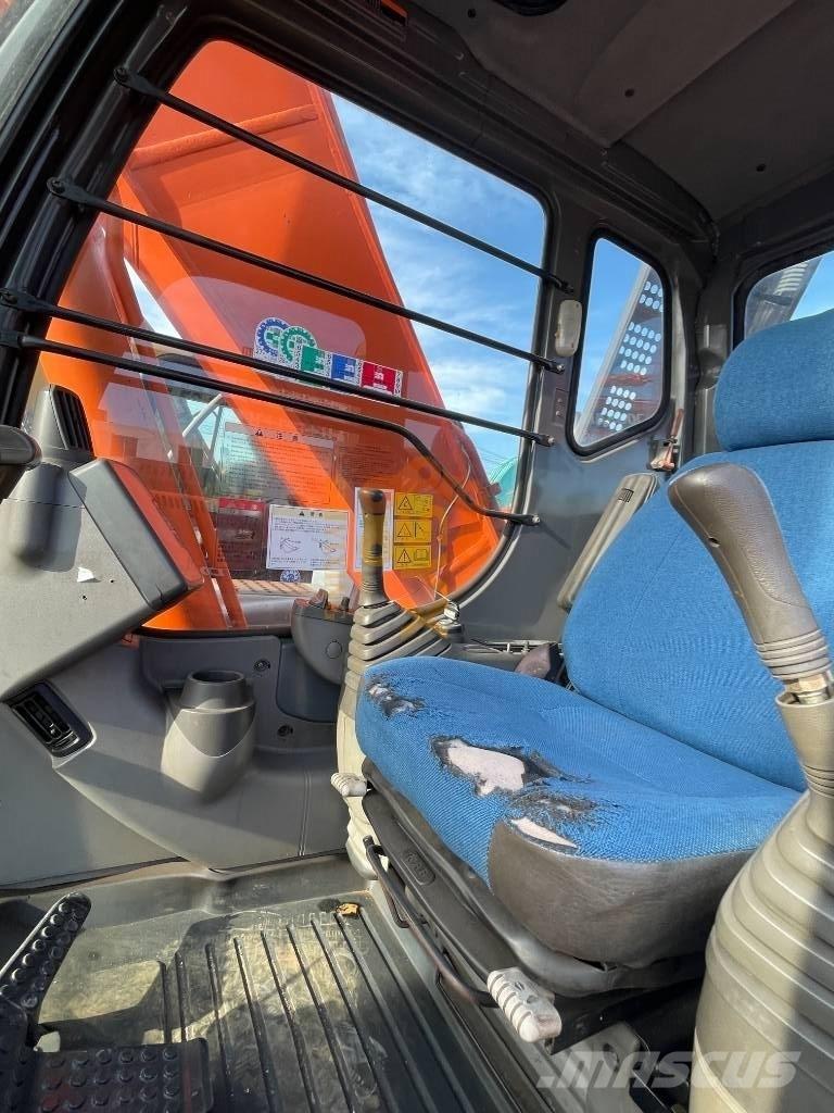 Hitachi ZX 240 Bageri gusjeničari