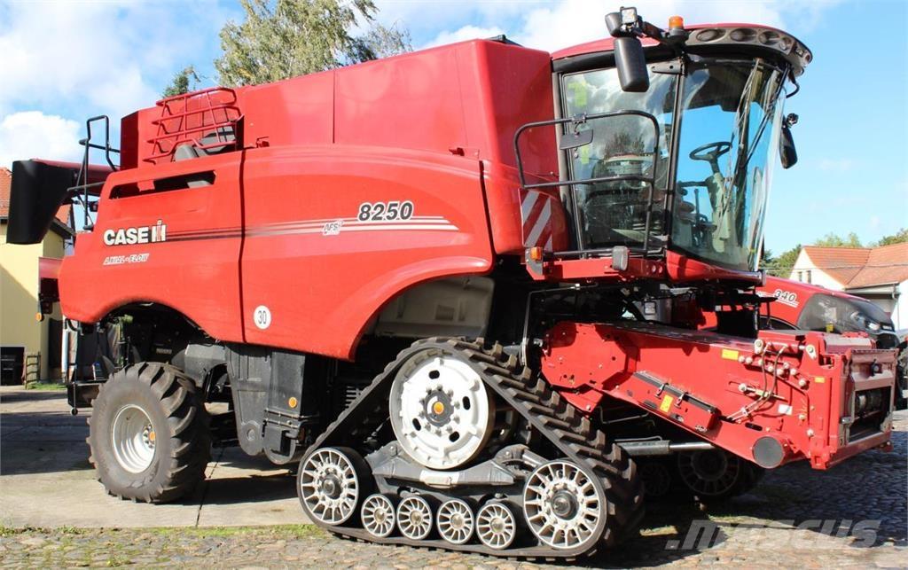 Case IH AF 8250 Kombajni