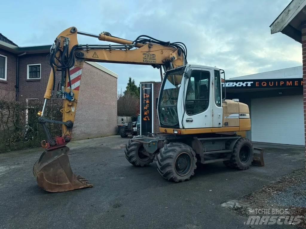 Liebherr A312 Bageri na kotačima