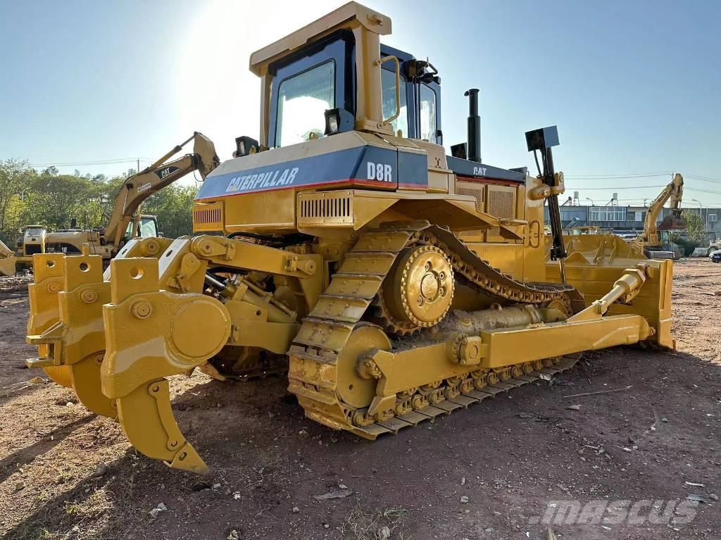 CAT D8R Buldožeri gusjeničari
