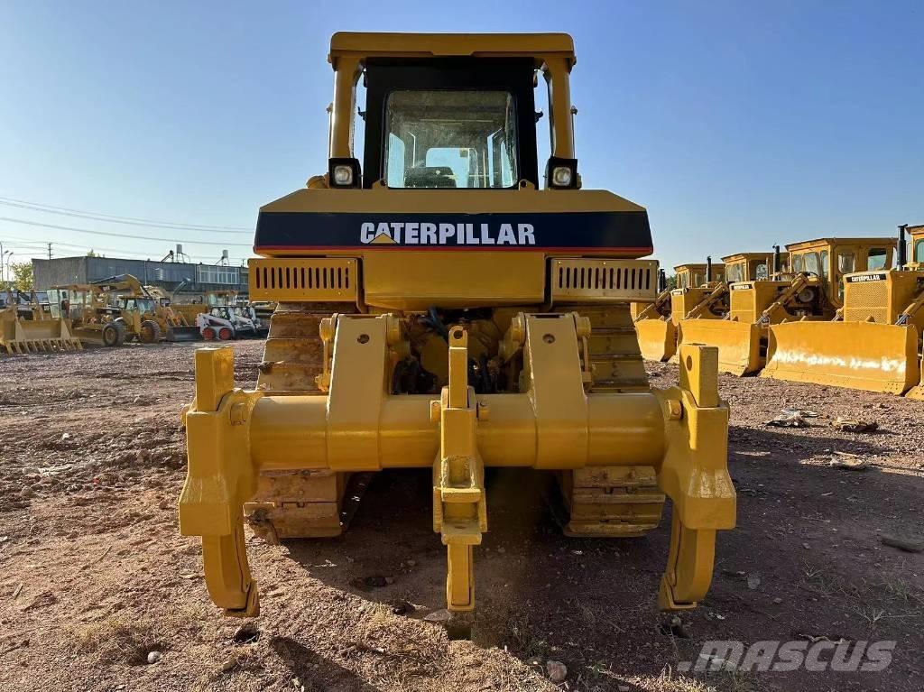 CAT D8R Buldožeri gusjeničari