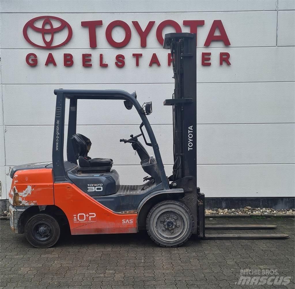 Toyota 02-8FDF30 Dizelski viličari