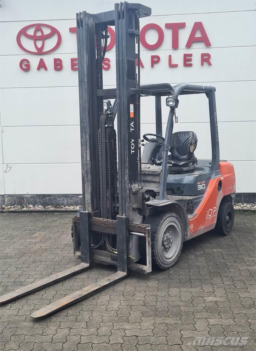 Toyota 02-8FDF30 Dizelski viličari