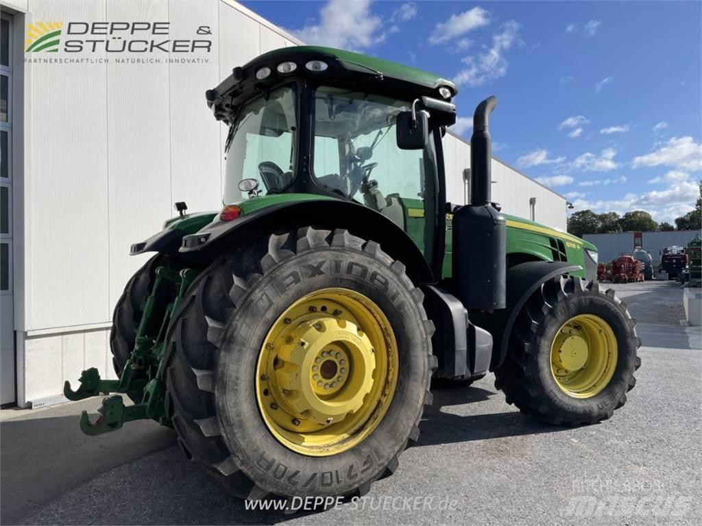 John Deere 8335R Traktori